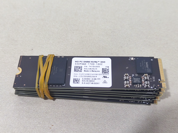 西部数据SN560 1T pcie4.0 2280固态硬盘178